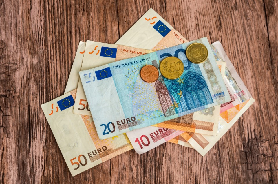 Ordering Euro Banknotes And Coins Online Kbc Brussels Bank Insurance As A Kbc Brussels Client You Can Easily Order Them Online