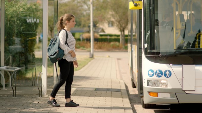 Je ticket of 10 rittenkaart voor de bus of de tram van De Lijn kopen